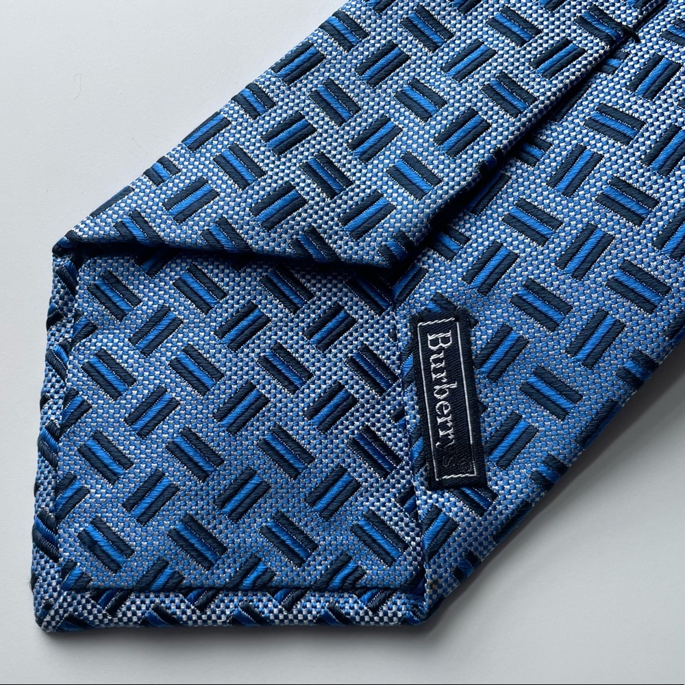 Vintage Burberry Silk Tie - Picture 2 of 3